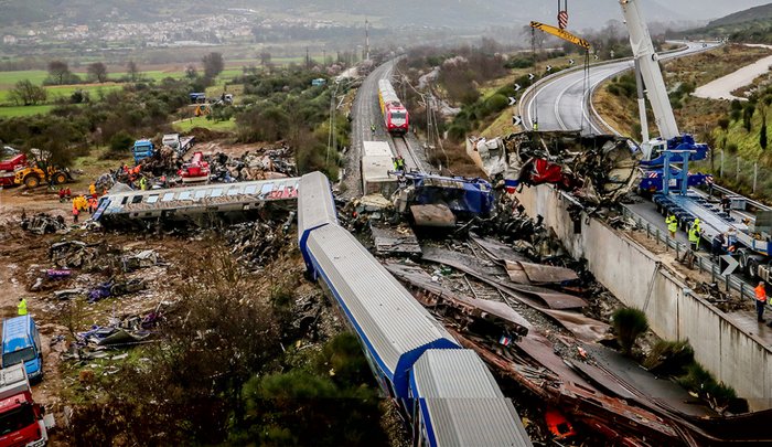 «Ο σταθμάρχης ήταν με ιερόδουλη το βράδυ της τραγωδίας στα Τέμπη»