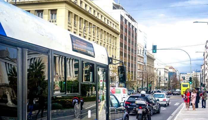 Πολλά βαρύς οδηγός λεωφορείου έβαλε τις φωνές σε κοπέλα επειδή μιλούσε στο τηλέφωνο