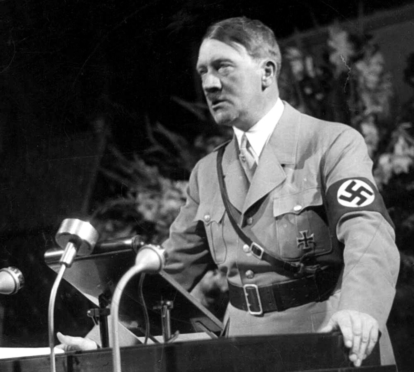 Θεωρίες συνωμοσίας: Η «απόδραση» του Hitler, το κυνήγι θησαυρού και η ήρεμη ζωή