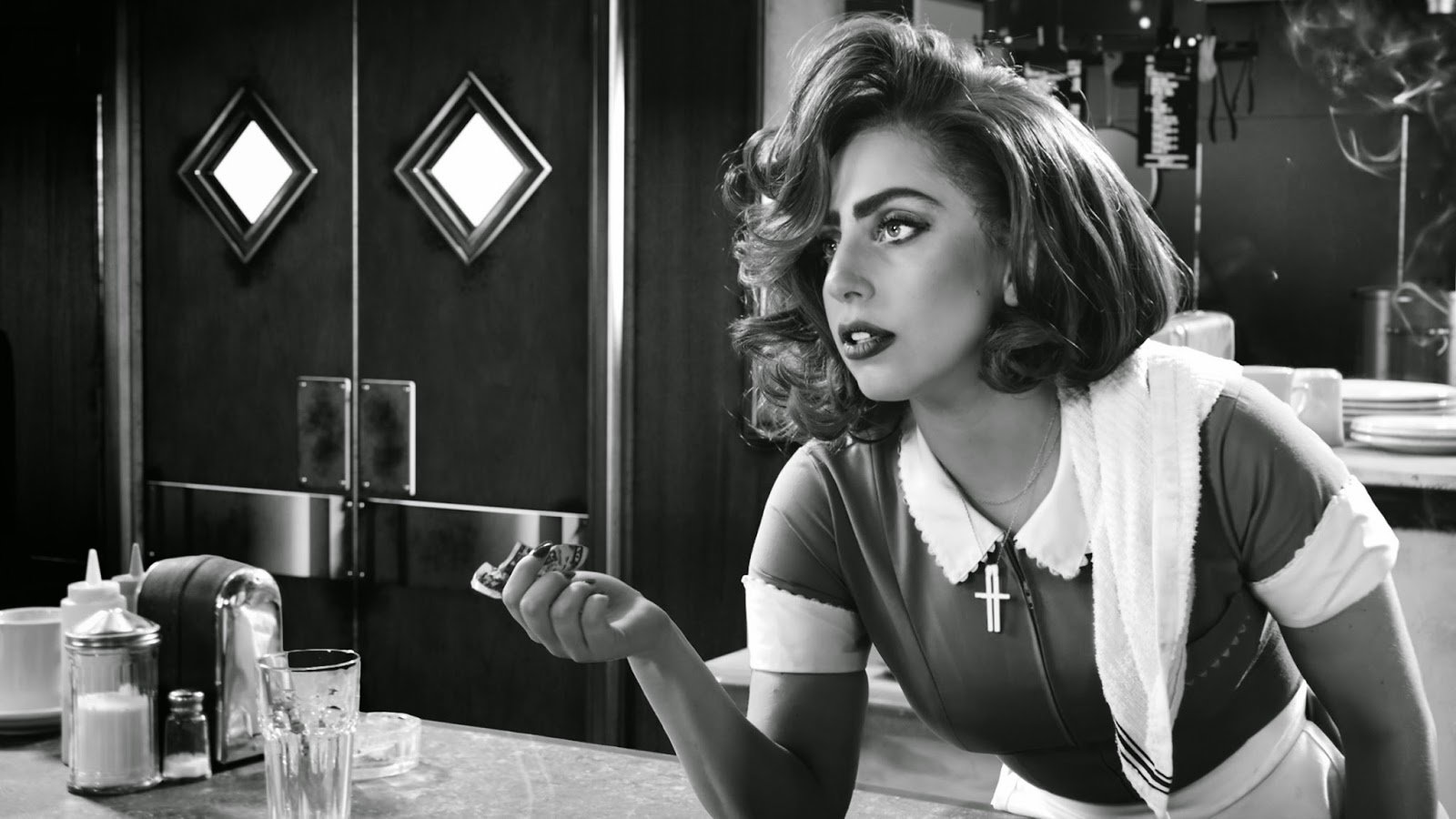 Η ταινία που γυριζόταν συνεχώς για 11 χρόνια! Η Lady Gaga βουτηγμένη στη διαφθορά κι όλες οι άλλες νέες κυκλοφορίες (trailer & σχόλια)