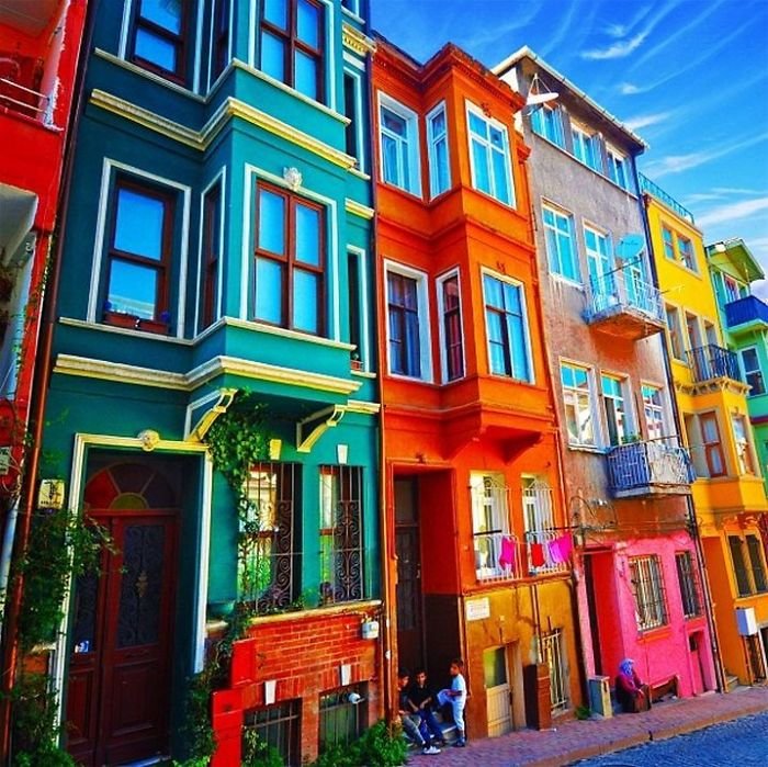 Σπίτι στη Μύκονο ανάμεσα στα 10 πιο πολύχρωμα κτίρια του κόσμου! (photos)