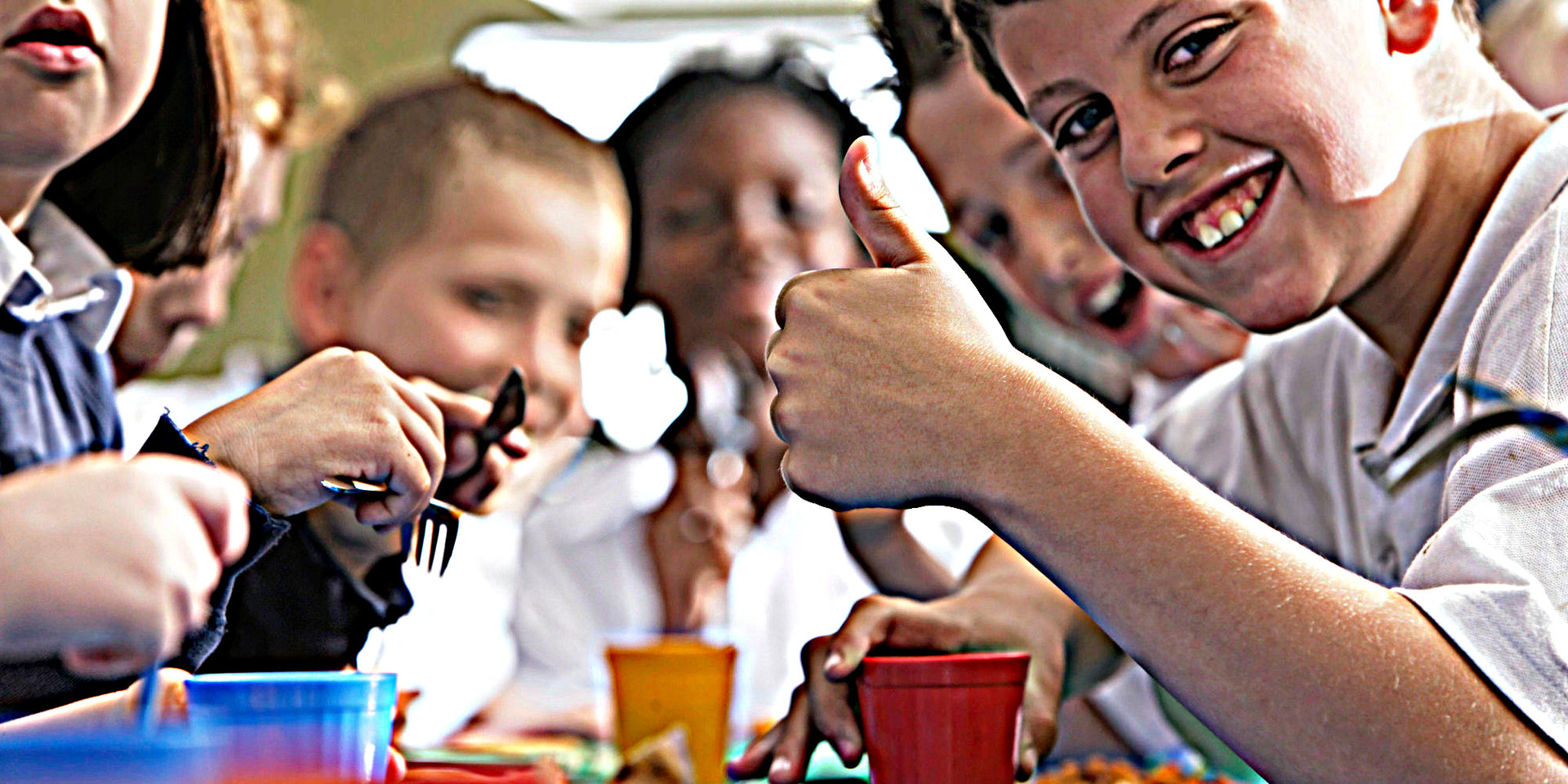 Μεσημεριανό στα ελληνικά σχολεία; Γελάει ο κόσμος… (photos)