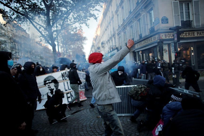 Ολόκληρη η Γαλλία ξεσηκώνεται απέναντι στην αστυνομική βία και τη νομιμοποίησή της
