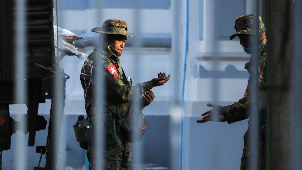 O στρατός κατέλαβε την εξουσία στη Μιανμάρ και δεν είναι η πρώτη φορά