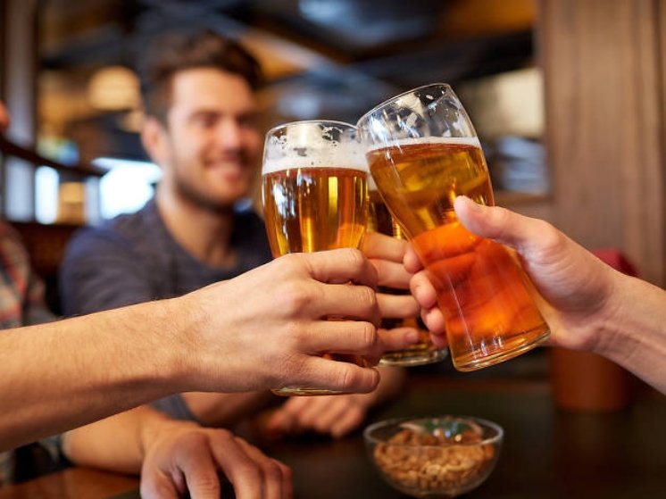 Στην υγειά σας: Ένα μπαρ κέρδισε τον κορονοϊό με μπίρα