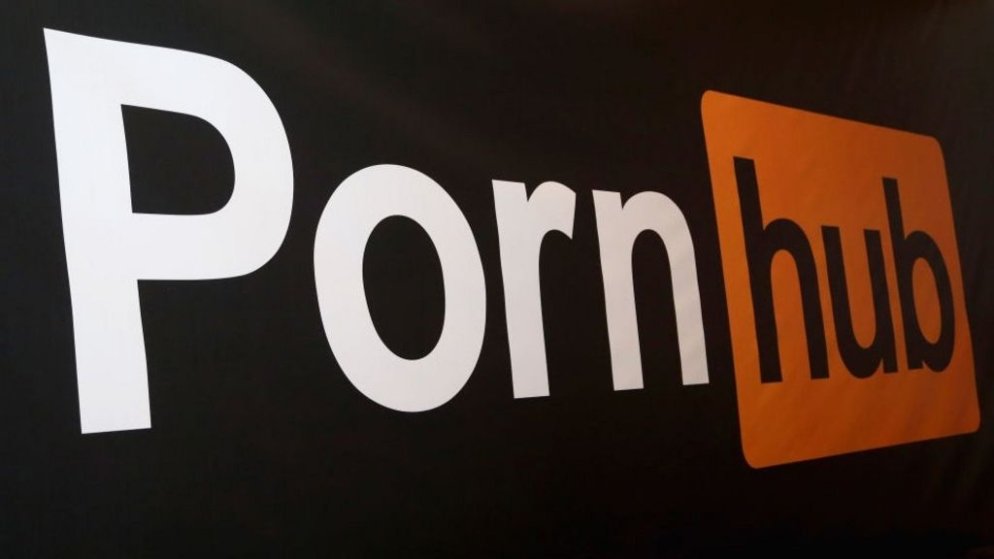 Το Pornhub αλλάζει οριστικά σελίδα και στηρίζει το συναινετικό σεξ