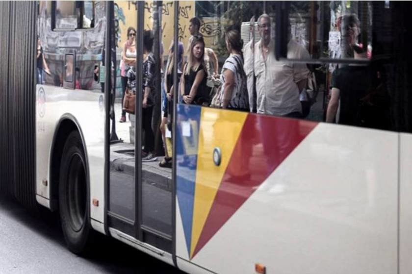 Επιβάτες λεωφορείου μας κάνουν περήφανους ρίχνοντας ένα τεράστιο Χ στον ρατσισμό