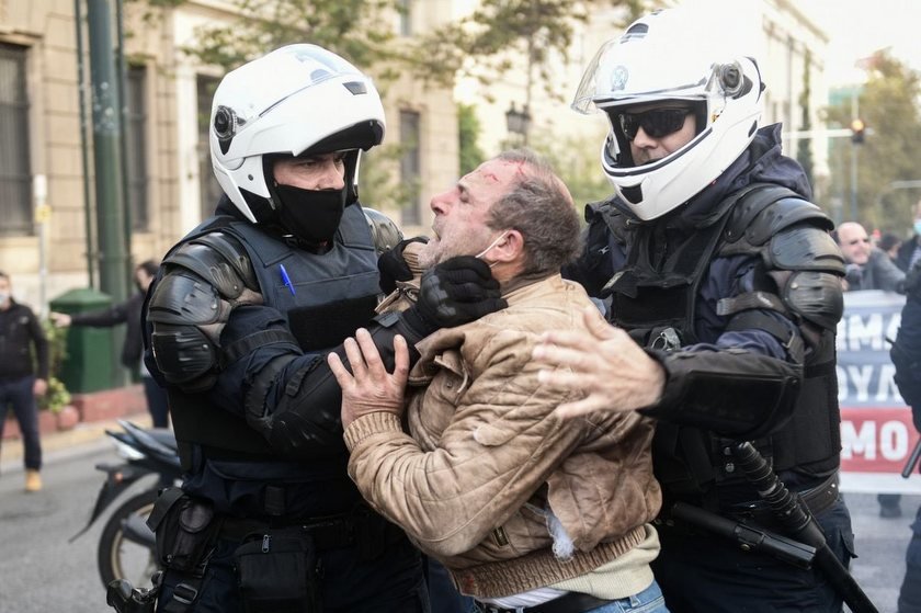 Η Διεθνής Αμνηστία μιλάει για κατάχρηση εξουσίας και παράνομη χρήση βίας από τις ελληνικές αρχές