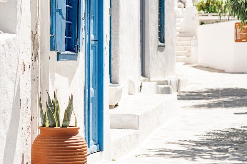 Τα χρώματα που αγαπάμε πάντα στο ελληνικό καλοκαίρι