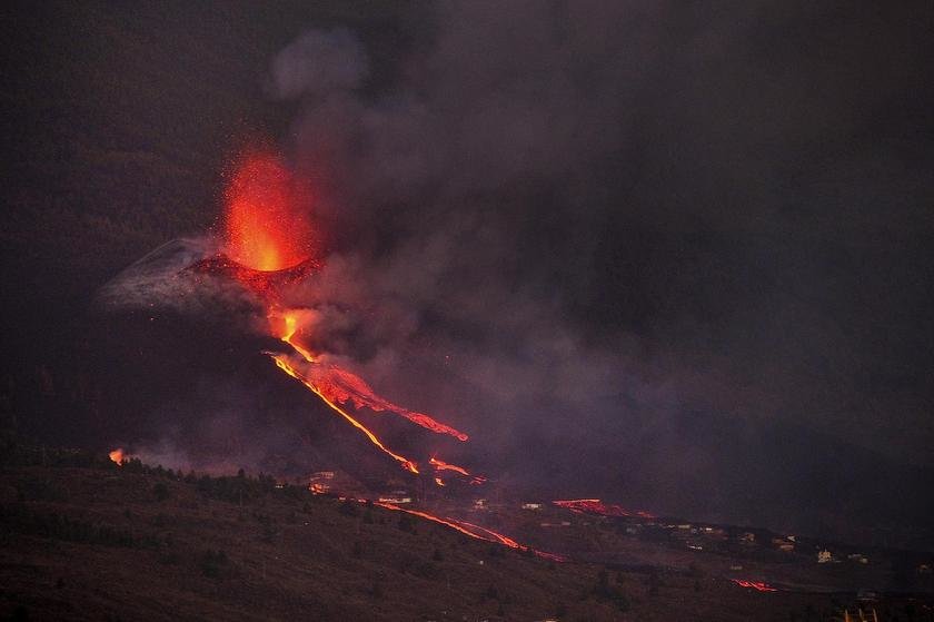Στη Λα Πάλμα κατέρρευσε μέρος του κρατήρα του ηφαιστείου και έναν πανικό τον νιώσαμε