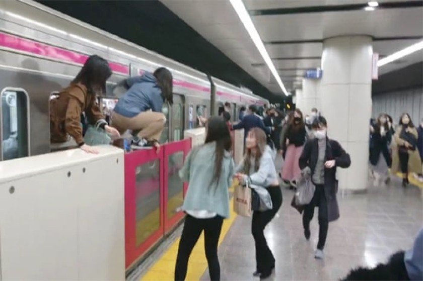 Ιάπωνας Joker σκορπίζει το χάος στο μετρό του Τόκιο