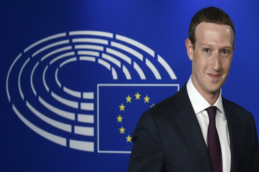 Γελάει ο κόσμος με τον Μαρκ Ζάκερμπεργκ που απειλεί να κλείσει το Facebook στην Ευρώπη