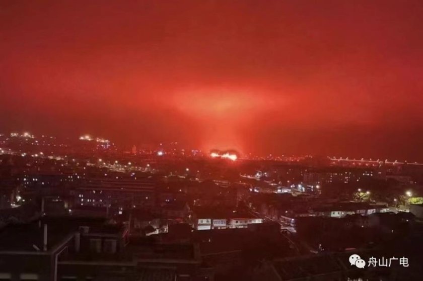 Κόκκινος ουρανός και υστερία: Το τέλος του κόσμου ίσως έρθει από την Κίνα