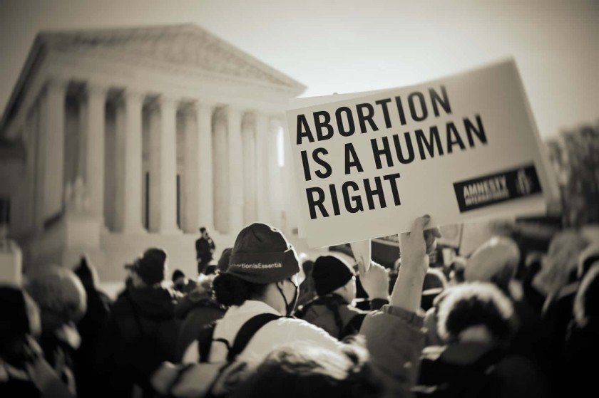 Μεσαίωνας ξημέρωσε στην Αμερική, δεν κατοχυρώνεται πλέον το συνταγματικό δικαίωμα στην άμβλωση