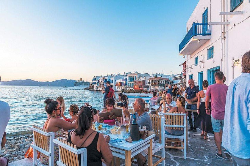 Ζήσε τον Covid σου στην Ελλάδα: Καμία καραντίνα για τους τουρίστες