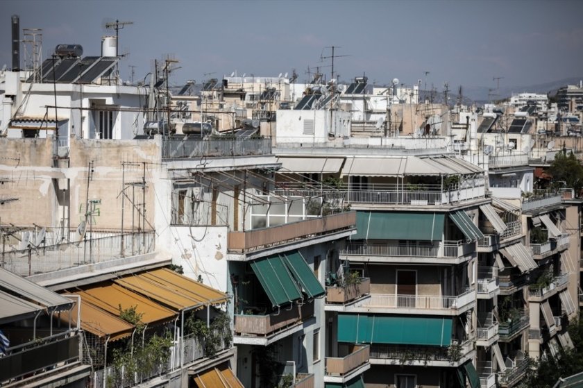 5 καταστάσεις που μόνο όσοι ζουν σε πολυκατοικία της Αθήνας θα καταλάβουν