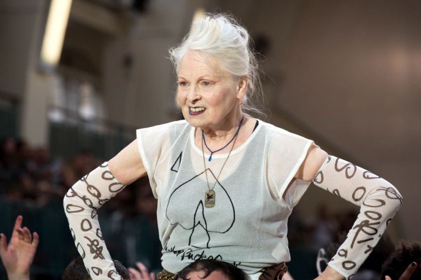 11 φωτογραφίες αποδεικνύουν ότι η Vivienne Westwood ήταν μια “προβοκατόρισσα” της μόδας