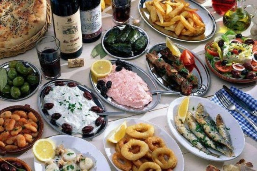Κανένας σεβασμός: Μόλις στη 15η θέση του κόσμου το καλύτερο ελληνικό φαγητό