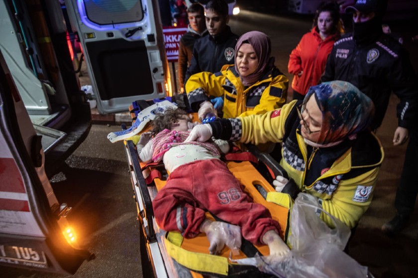 Οι φωτογραφίες που δεν θέλεις να δεις από το φονικό σεισμό σε Τουρκία και Συρία