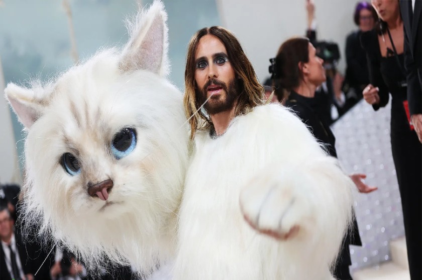 Ο Τζάρεντ Λέτο ντυμένος γάτα στο Met Gala τερμάτισε το “My Style Rocks”