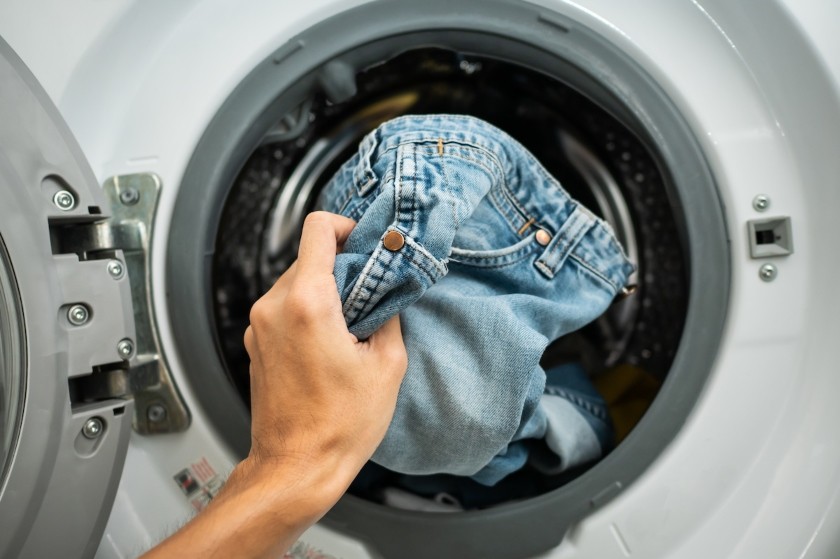Βρομιάρηδες, ενωθείτε: Μάθαμε κάθε πότε πρέπει να πλένεις το τζιν σου