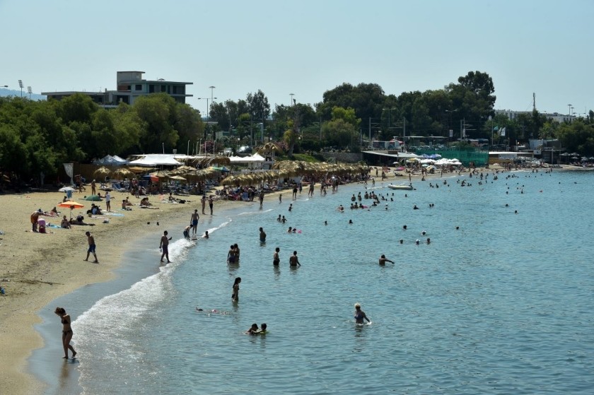 “Μια χαρά είναι, πήγαινε βούτα”: Μόλις μάθαμε τις ακατάλληλες παραλίες της Αθήνας