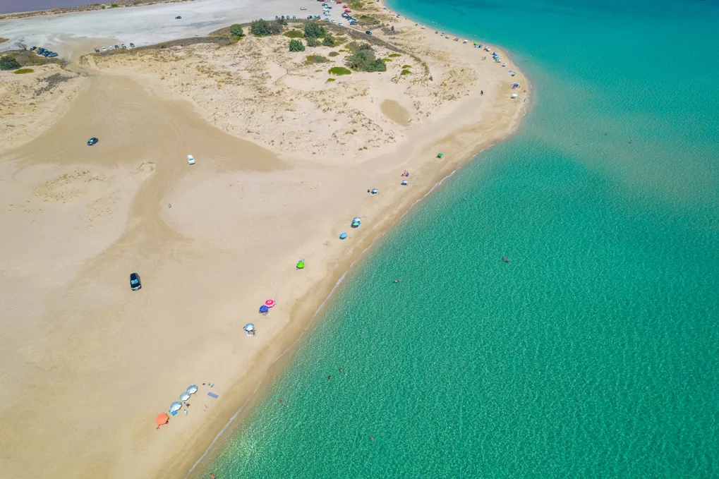 Η ελληνική παραλία που βρίσκεται ανάμεσα στις καλύτερες της Ευρώπης