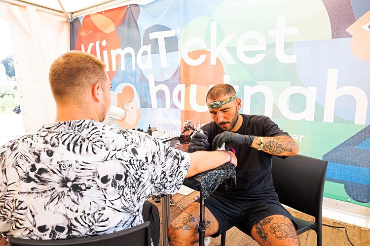 Αυστρία: Δωρεάν μετακίνηση για ένα χρόνο αν κάνεις τατουάζ
