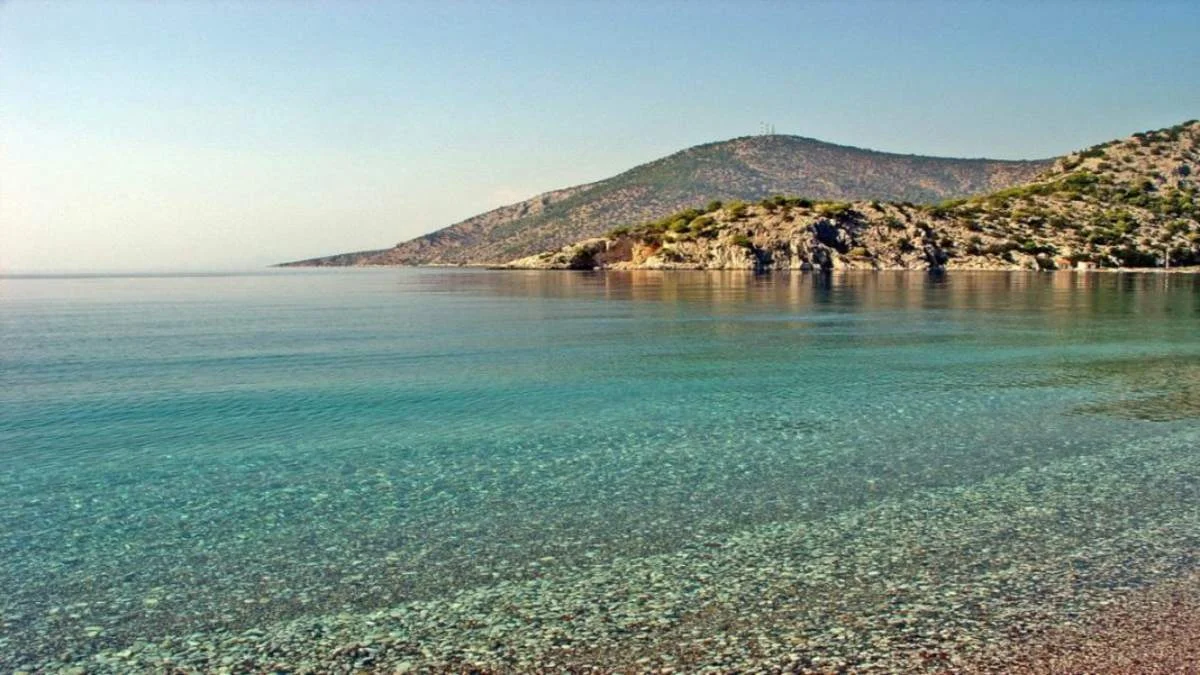 Αυτές είναι οι πιο καθαρές παραλίες στην Αττική