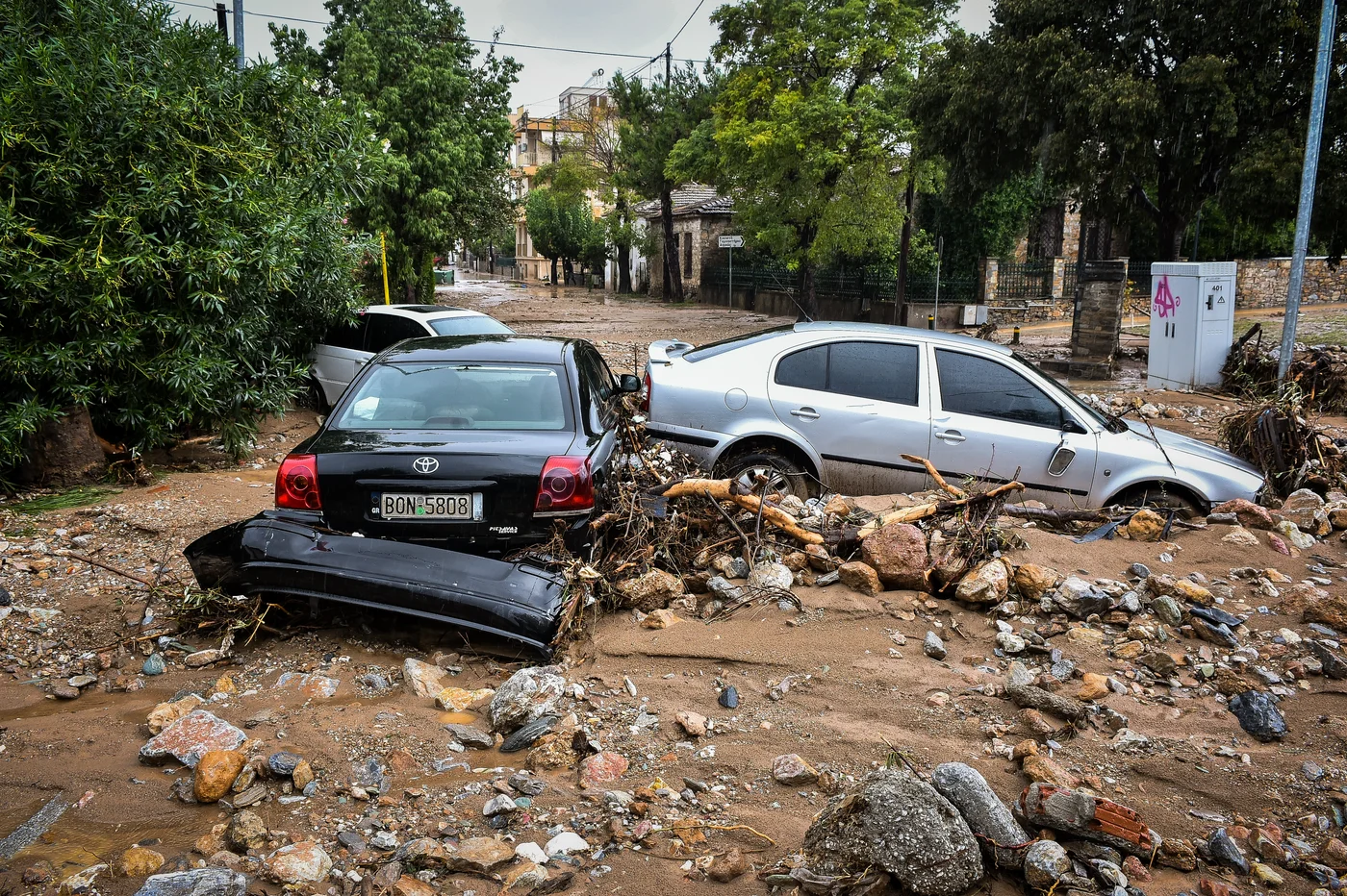 Οι καταστροφές σε Βόλο και Βόρεια Εύβοια μέσα από βίντεο και φωτογραφίες